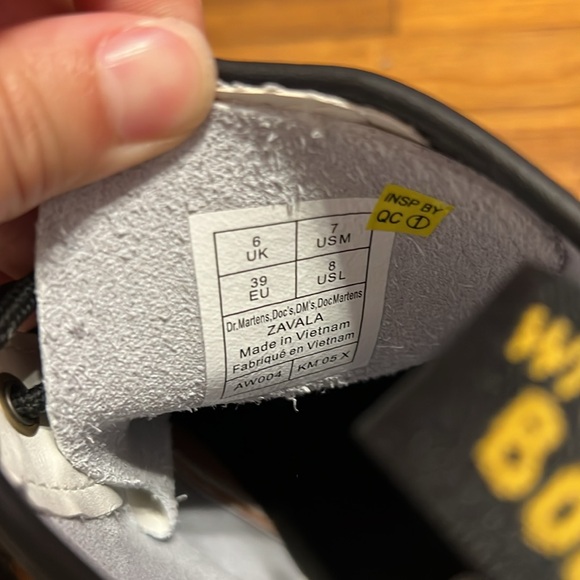 Brand New 1460 Doc Martens!!! - Picture 6 of 6